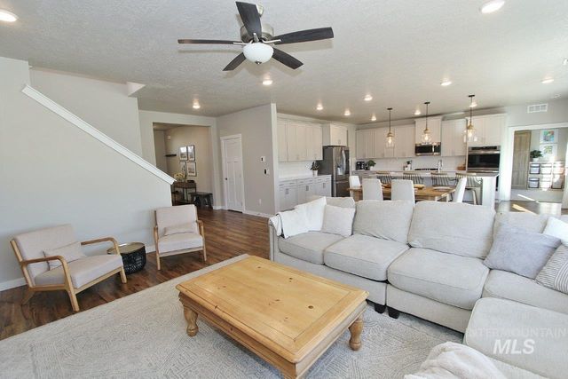 7802 S Dewberry Ave., Boise, ID 83709