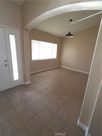 10141 Rochester, Phelan, CA 92371