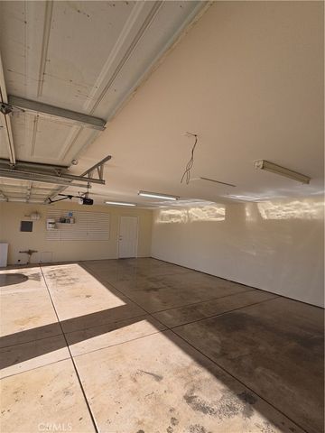 10141 Rochester, Phelan, CA 92371