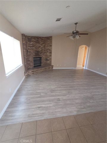 10141 Rochester, Phelan, CA 92371