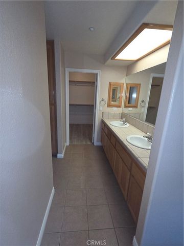 10141 Rochester, Phelan, CA 92371