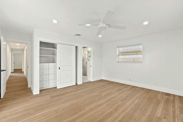 711 SW 25th Place, Boynton Beach, FL 33435