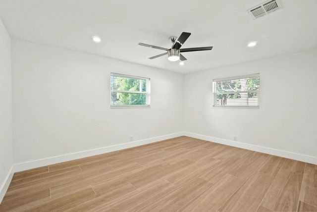 711 SW 25th Place, Boynton Beach, FL 33435