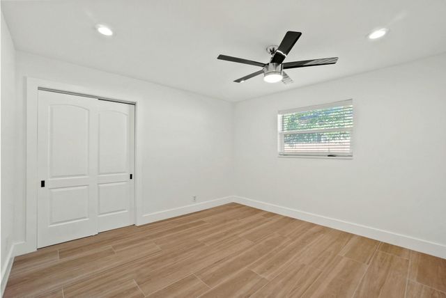 711 SW 25th Place, Boynton Beach, FL 33435