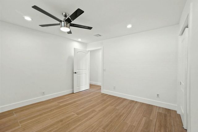711 SW 25th Place, Boynton Beach, FL 33435