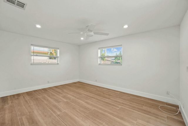 711 SW 25th Place, Boynton Beach, FL 33435
