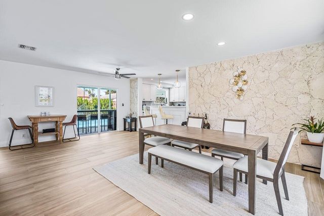 711 SW 25th Place, Boynton Beach, FL 33435