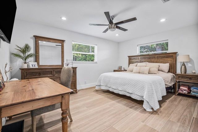 711 SW 25th Place, Boynton Beach, FL 33435
