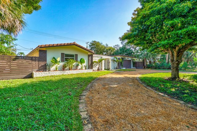 711 SW 25th Place, Boynton Beach, FL 33435