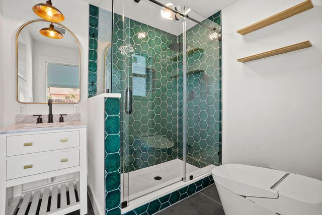 711 SW 25th Place, Boynton Beach, FL 33435