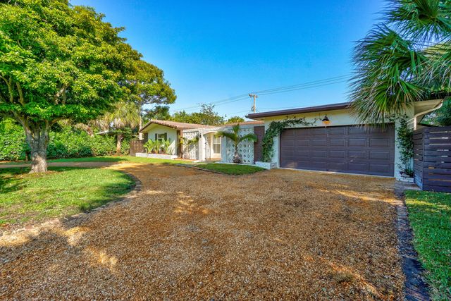 711 SW 25th Place, Boynton Beach, FL 33435
