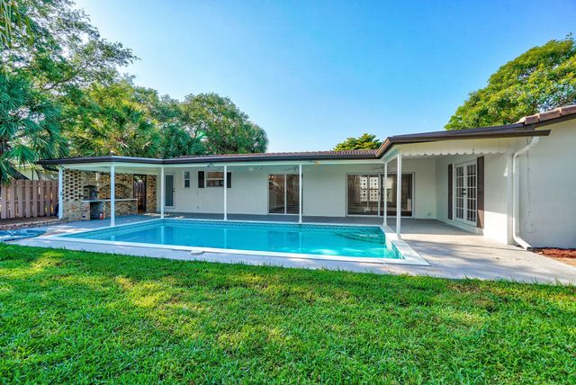 711 SW 25th Place, Boynton Beach, FL 33435
