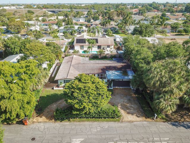 711 SW 25th Place, Boynton Beach, FL 33435