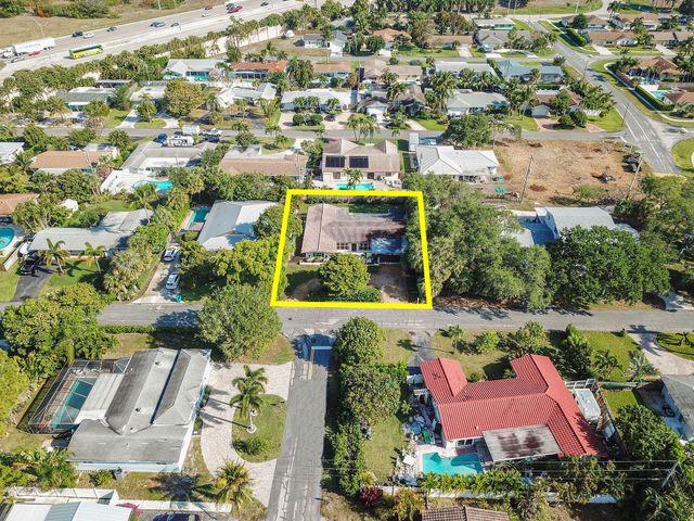 711 SW 25th Place, Boynton Beach, FL 33435