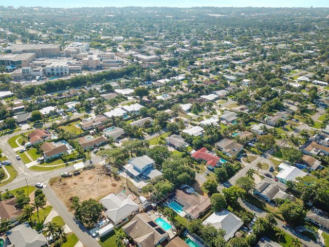 711 SW 25th Place, Boynton Beach, FL 33435