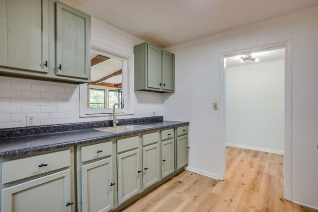 1334 N Estelle Ave, Wichita, KS 67214