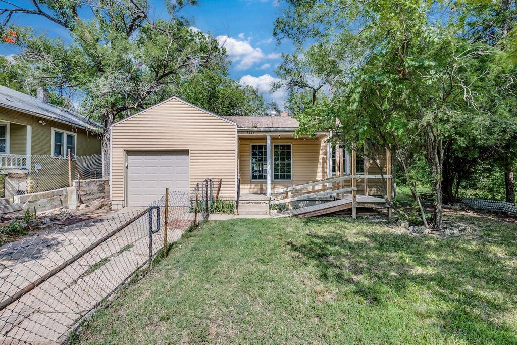 1334 N Estelle Ave, Wichita, KS 67214