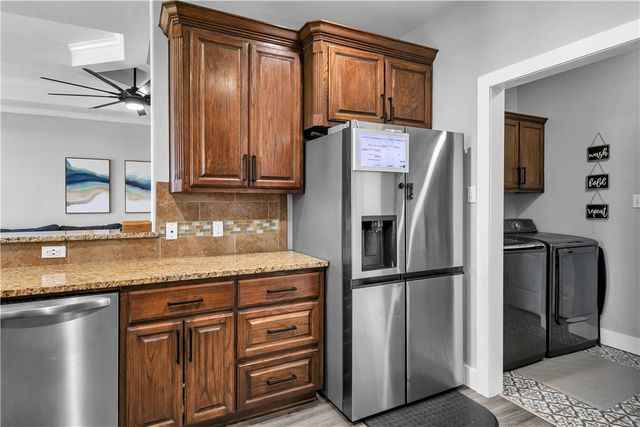 2012 Chesapeake Bay Dr, Portland, TX 78374