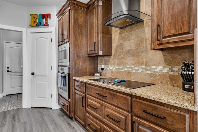 2012 Chesapeake Bay Dr, Portland, TX 78374