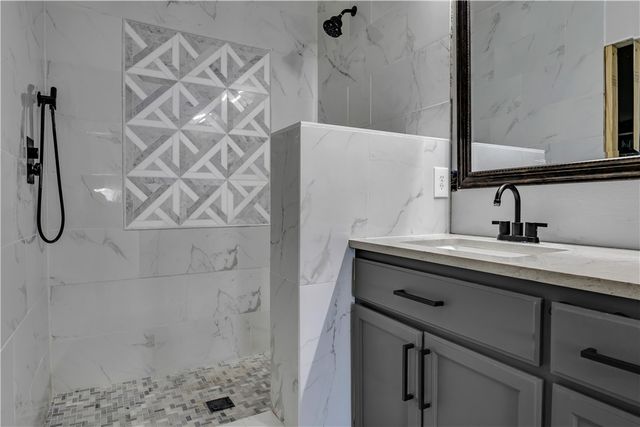 2012 Chesapeake Bay Dr, Portland, TX 78374