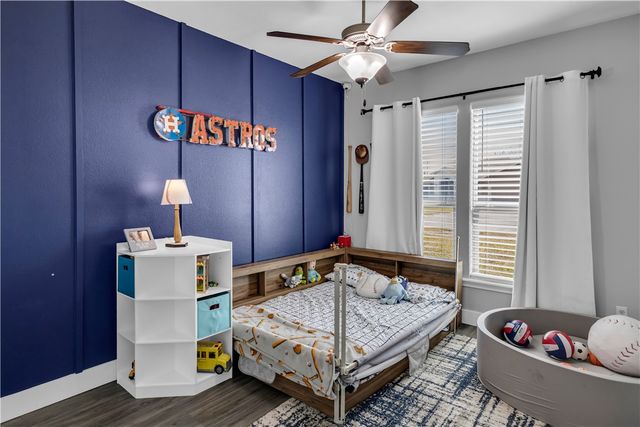 2012 Chesapeake Bay Dr, Portland, TX 78374