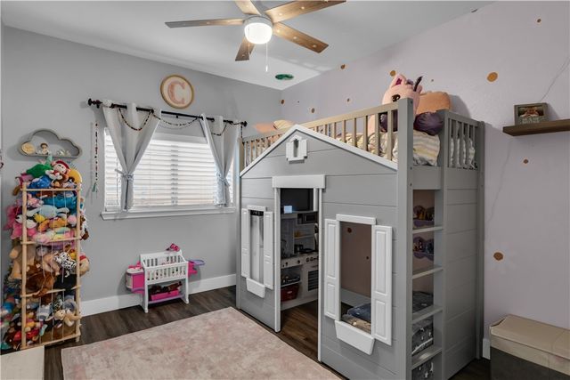 2012 Chesapeake Bay Dr, Portland, TX 78374