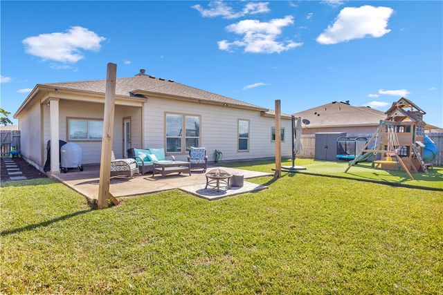 2012 Chesapeake Bay Dr, Portland, TX 78374