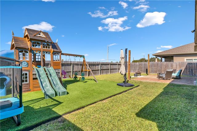 2012 Chesapeake Bay Dr, Portland, TX 78374