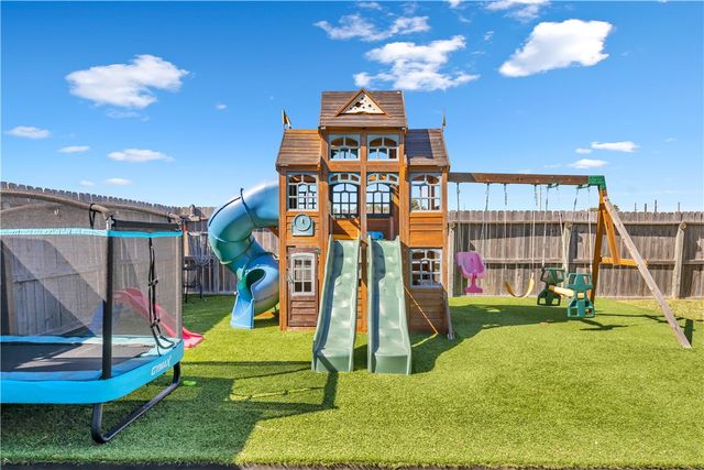 2012 Chesapeake Bay Dr, Portland, TX 78374