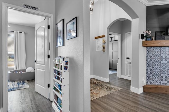 2012 Chesapeake Bay Dr, Portland, TX 78374