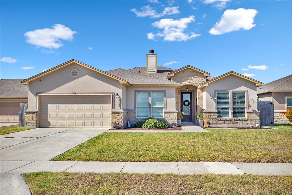 2012 Chesapeake Bay Dr, Portland, TX 78374