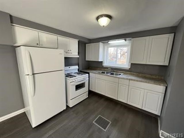 285 Clinton Street, Lockport City, NY 14094