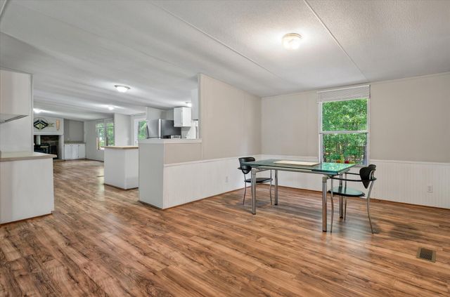 125 Fall Creek Boulevard, Summerville, SC 29483