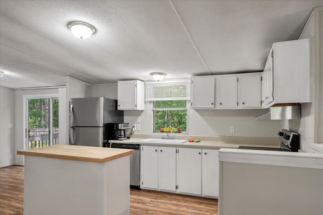 125 Fall Creek Boulevard, Summerville, SC 29483