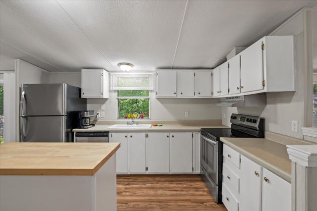 125 Fall Creek Boulevard, Summerville, SC 29483