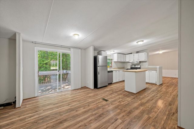 125 Fall Creek Boulevard, Summerville, SC 29483