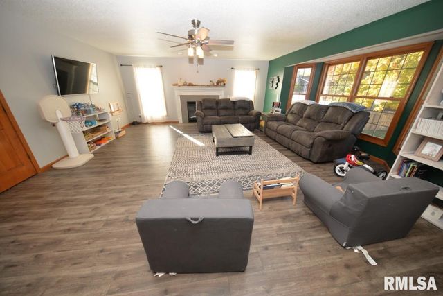 501 CARDINAL Drive, Mt Vernon, IL 62864