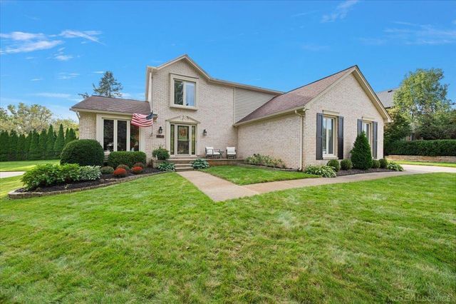 61411 WOODFIELD Way, Washington Twp, MI 48094