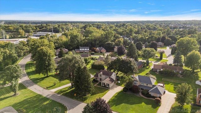 61411 WOODFIELD Way, Washington Twp, MI 48094