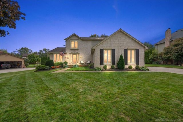 61411 WOODFIELD Way, Washington Twp, MI 48094