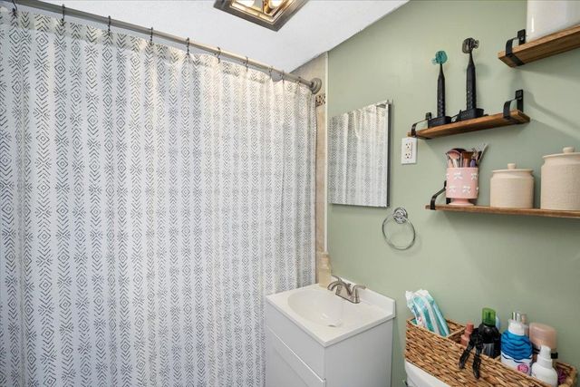 881 Franklin Highway, Andover, NH 03216