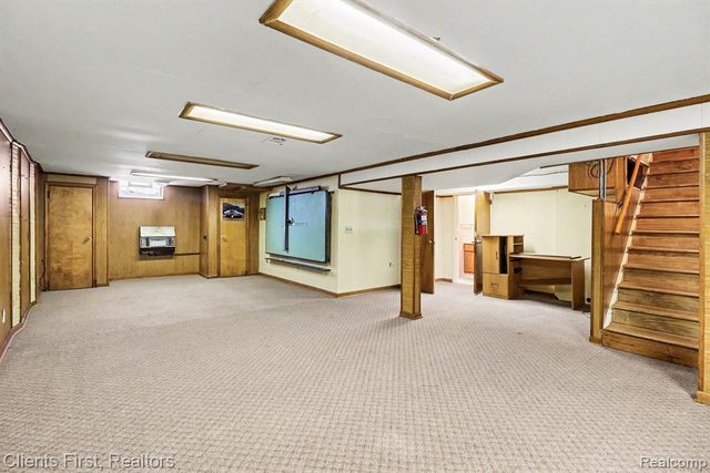 8260 Arnold Street, Dearborn Heights, MI 48127