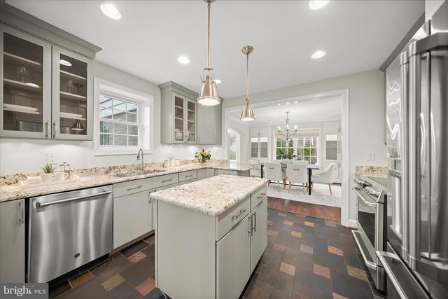 1308 N ILLINOIS ST, Arlington, VA 22205