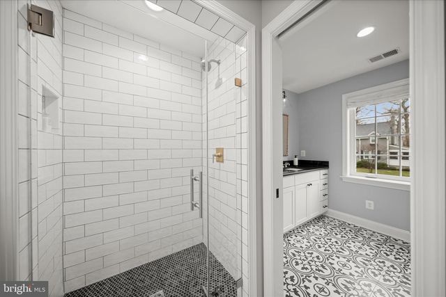 1308 N ILLINOIS ST, Arlington, VA 22205