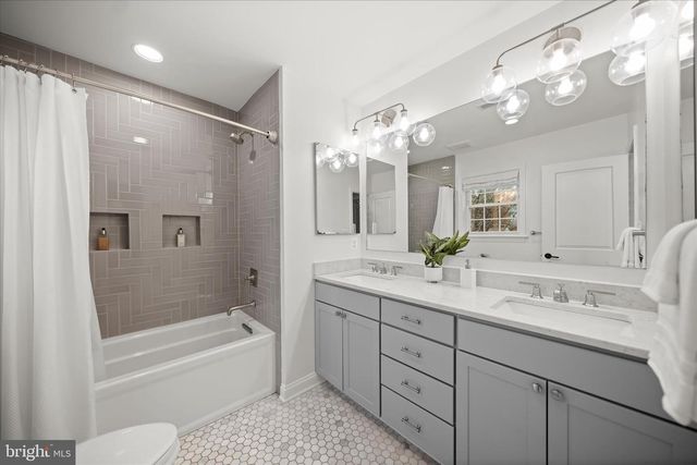 1308 N ILLINOIS ST, Arlington, VA 22205