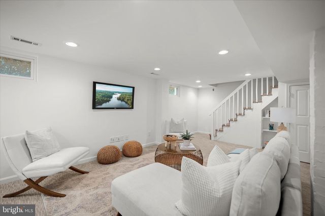 1308 N ILLINOIS ST, Arlington, VA 22205