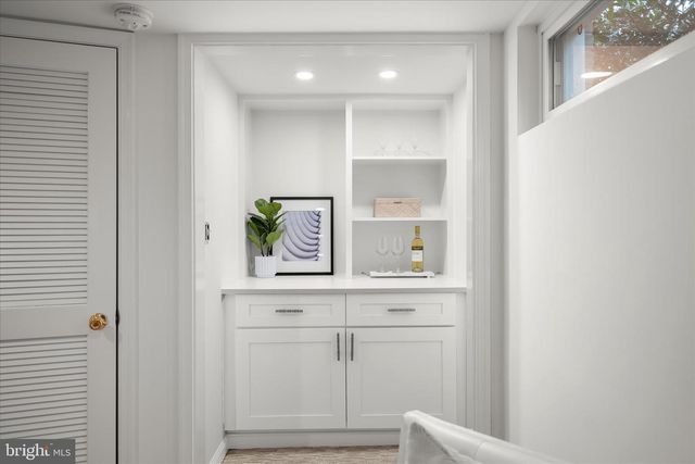 1308 N ILLINOIS ST, Arlington, VA 22205