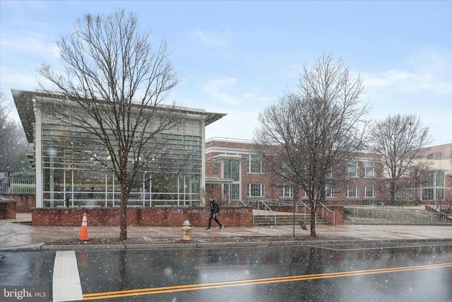 1308 N ILLINOIS ST, Arlington, VA 22205