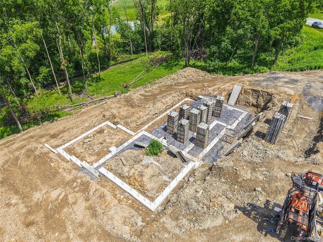 4 Warwick Isle Boulevard, Pine Island, NY 10969