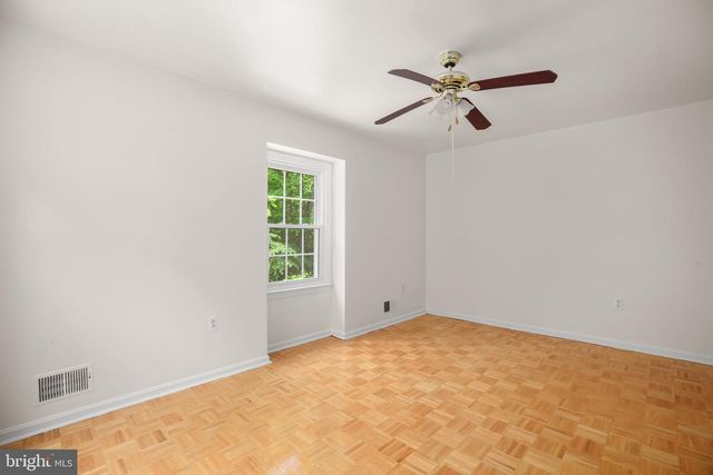 6401 WOLF RUN HUNT CT, Fairfax Station, VA 22039